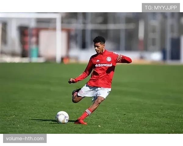 托比亚斯·巴西新星闪耀赛场，助球队强势回暖展现强劲竞争力