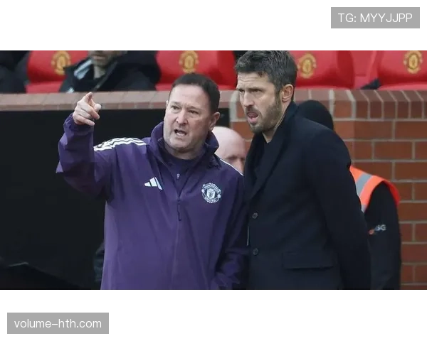 马奎尔展现全能后卫风采:技术天赋与战术执行力获球队高度信赖 马奎尔展现全能后卫风采:技术天赋与战术执行力获球队高度信赖