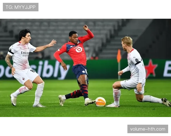 里昂锋线火力全开,状态回暖彰显强队本色 里昂锋线火力全开,状态回暖彰显强队本色