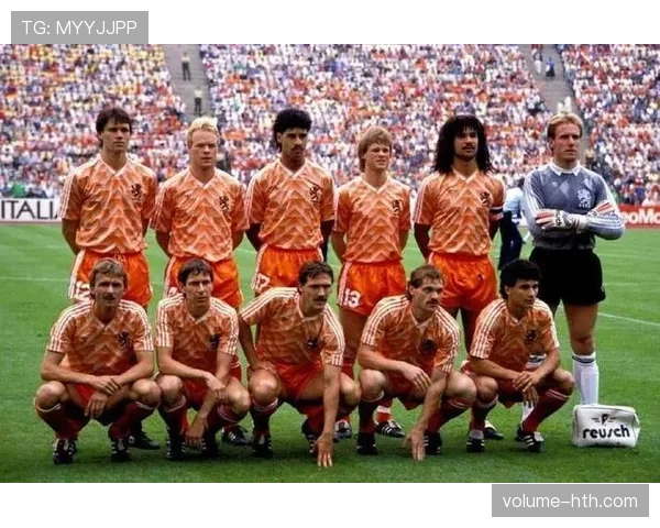 马尔科·范巴斯滕近期状态回暖表现解析 马尔科·范巴斯滕近期状态回暖表现解析