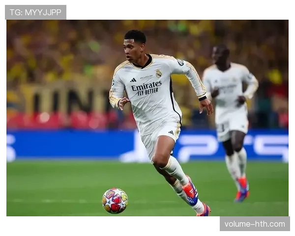 贝林厄姆与巴尔韦德:全能中场的战术角色及比赛影响力对比 贝林厄姆与巴尔韦德:全能中场的战术角色及比赛影响力对比